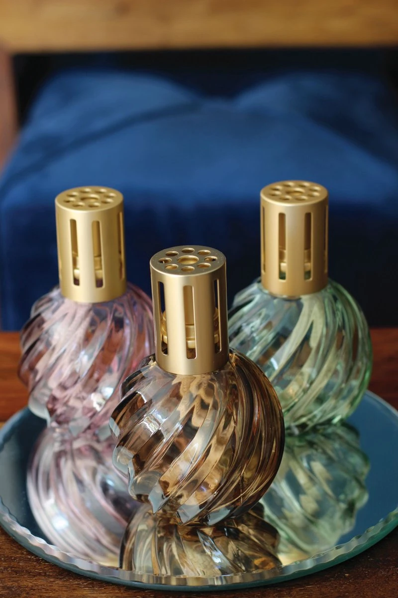 Ashleigh & Burwood Lampenolie Geurolie - Freesia & Orchid 250 Ml 7 Ashleigh & Burwood Lampenolie Geurolie - Freesia & Orchid 250 Ml - Afbeelding 5